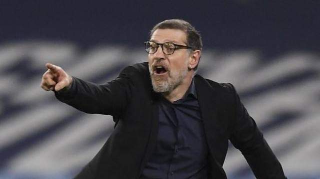  里昂主教练突遭下课，助教暂代指挥权  